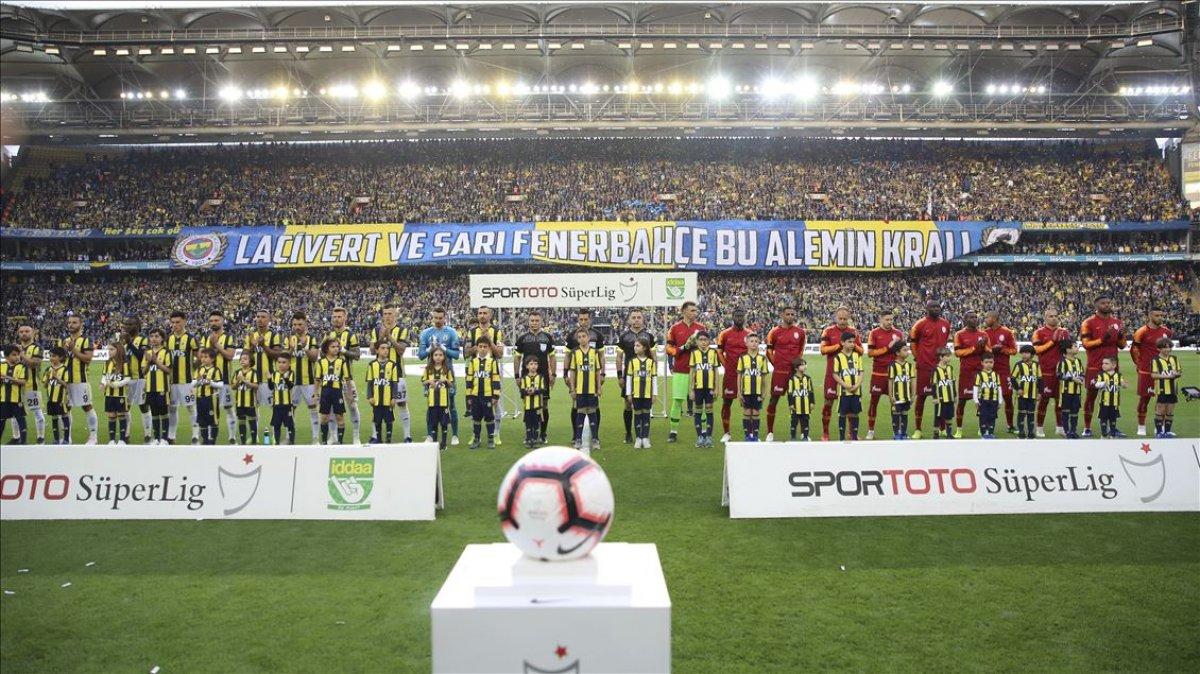 Fenerbahçe ile Galatasaray arasındaki derbi maçları kart rekoru kırıyor