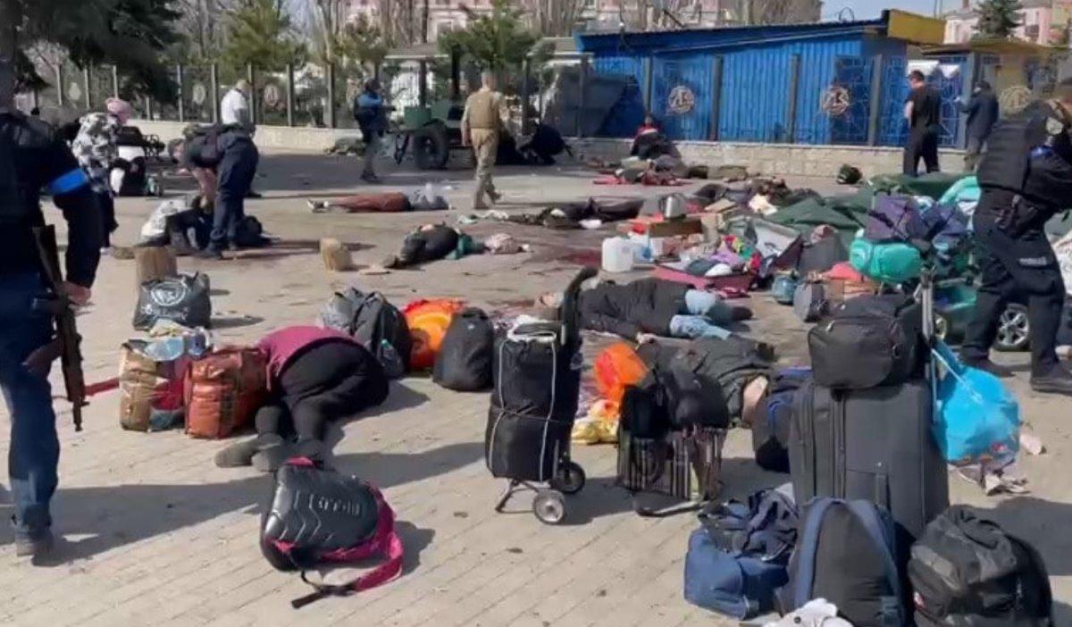 Ukrayna'da tren garına saldırı: 50'den fazla ölü