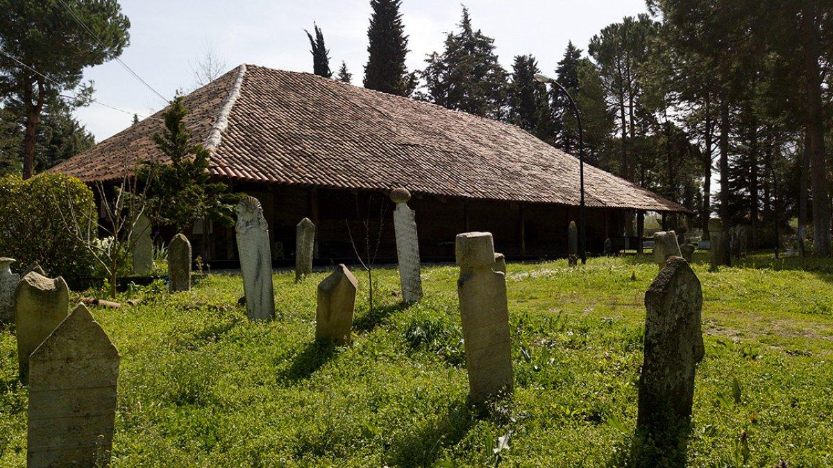 Selçuklulardan günümüze ayakta kalan ahşap cami, yıllara meydan okuyor