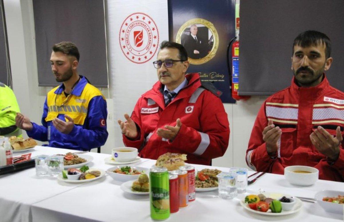 Fatih Dönmez, Filyos Limanı'nda çalışanlarla iftar yaptı