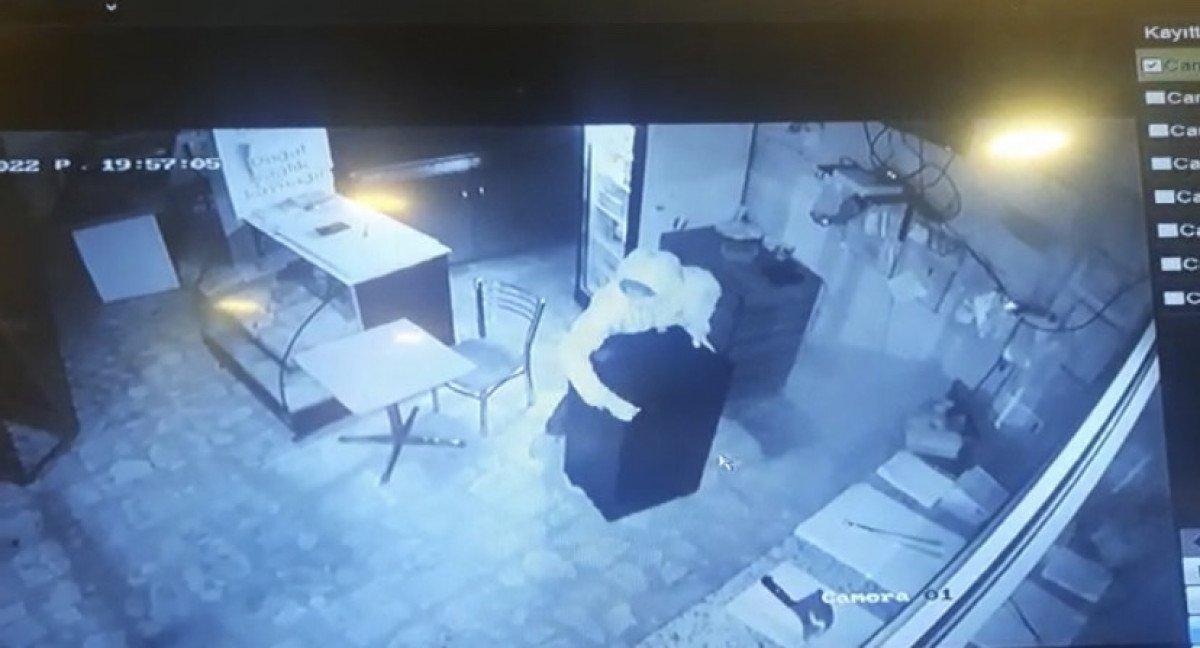 İzmir’de iftar saati fırını soydular