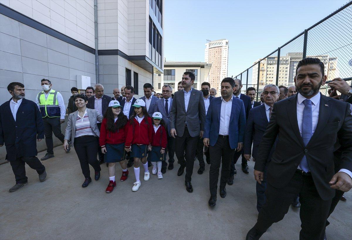 Murat Kurum, atık toplayıcılarıyla ilgili düzenlemeyi değerlendirdi