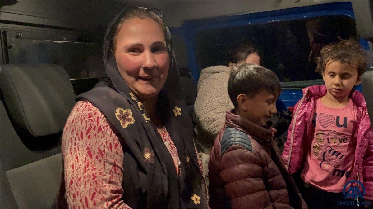 Erzurum'da yolcu otobüsü, buzlanma nedeniyle istinat duvarına çarptı