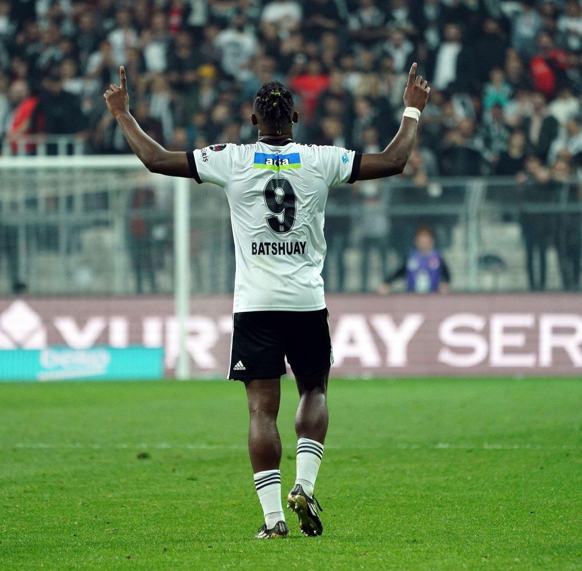 Beşiktaş evinde Alanyaspor'u farklı geçti