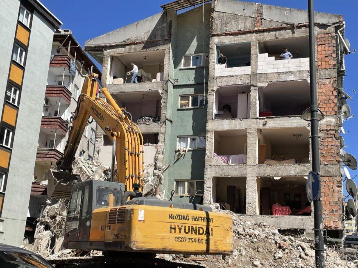 İstanbul'da müteahhit, bitişik nizam yapıda duvar örmedi