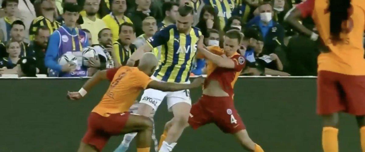Galatasaray'dan gol öncesi faul itirazı