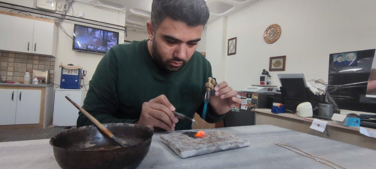 Kahramanmaraş’ta 400 bin liraya altın tespih yaptırdılar