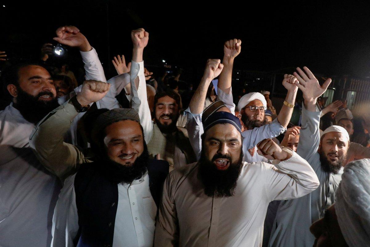 Pakistan'da İmran Han dönemi kapandı, Şahbaz Şerif göreve geliyor