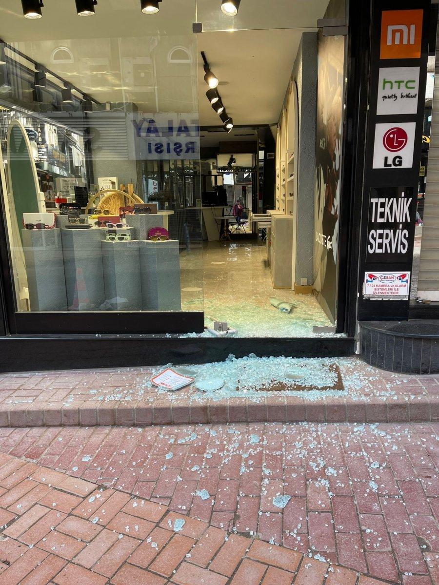 Kocaeli'de 250 bin liralık saat hırsızlığı