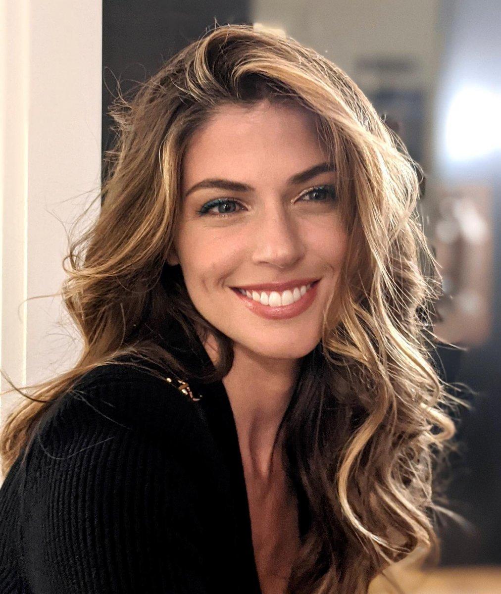 Kerem Bürsin, İspanyol oyuncu Stephanie Cayo ile aşk yaşıyor iddiası