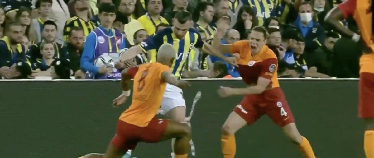 Galatasaray'dan gol öncesi faul itirazı