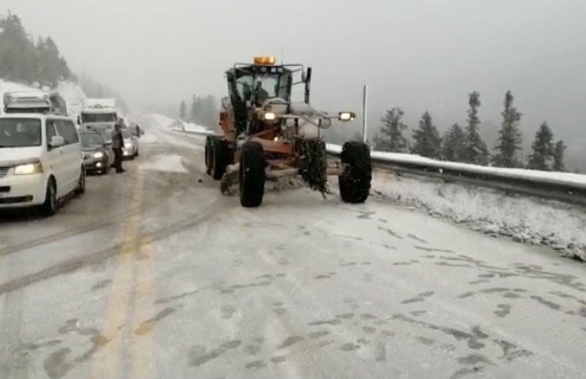 Antalya’ya nisan ayında kar yağdı