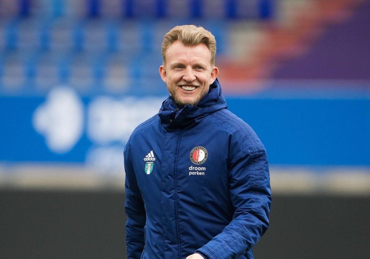 Dirk Kuyt ringe adım atıyor