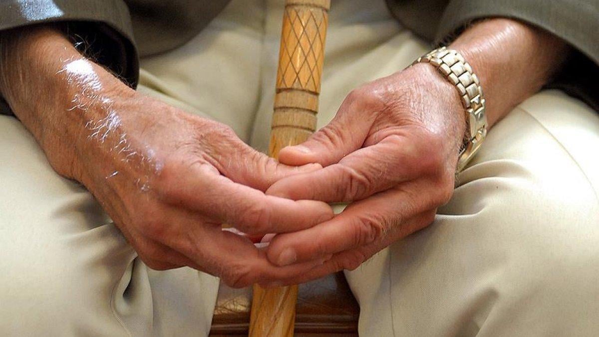 İstirahat halindeyken titreme geliyorsa, Parkinson belirtisi olabilir