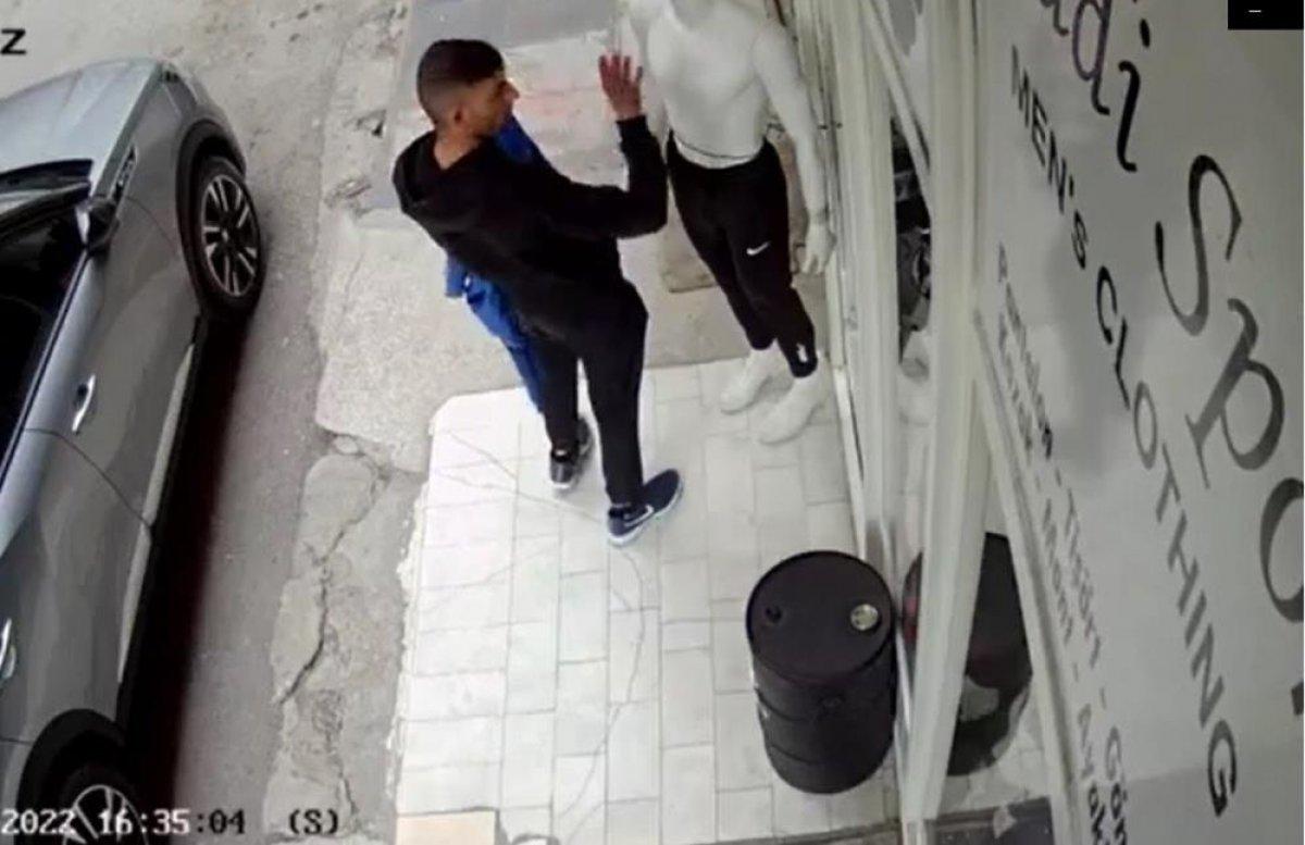 Kayseri'de mankenin üstündeki eşofmanı çaldı, selam verip kaçtı