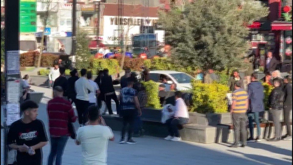 Esenyurt Meydanı’nda iki grubun kavgası