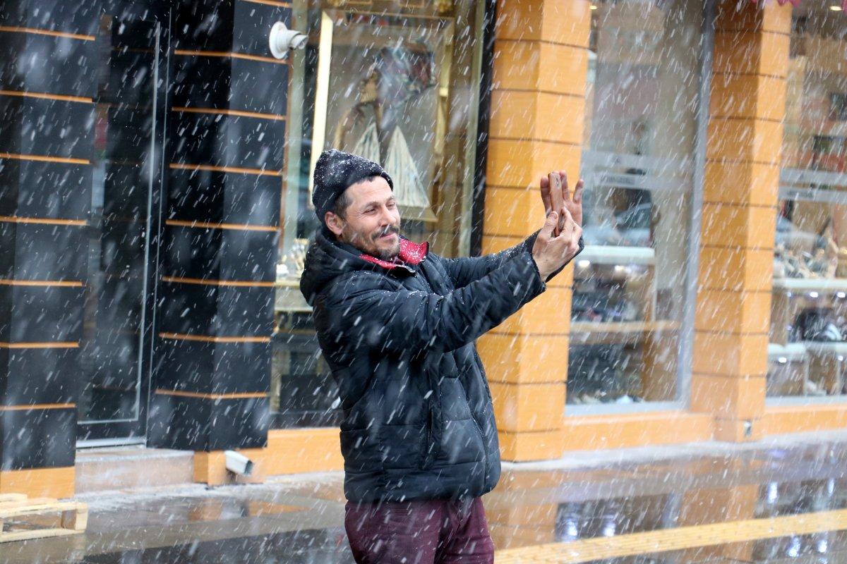 Sivas, nisanın ortasında beyaza büründü