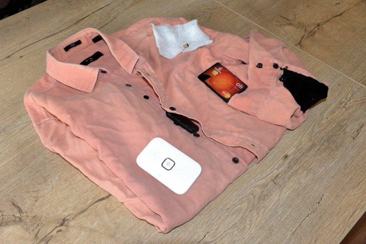 Kahramanmaraş’ta ehliyet sınavındaki kopyacılar, düzenekleri ile yakalandı