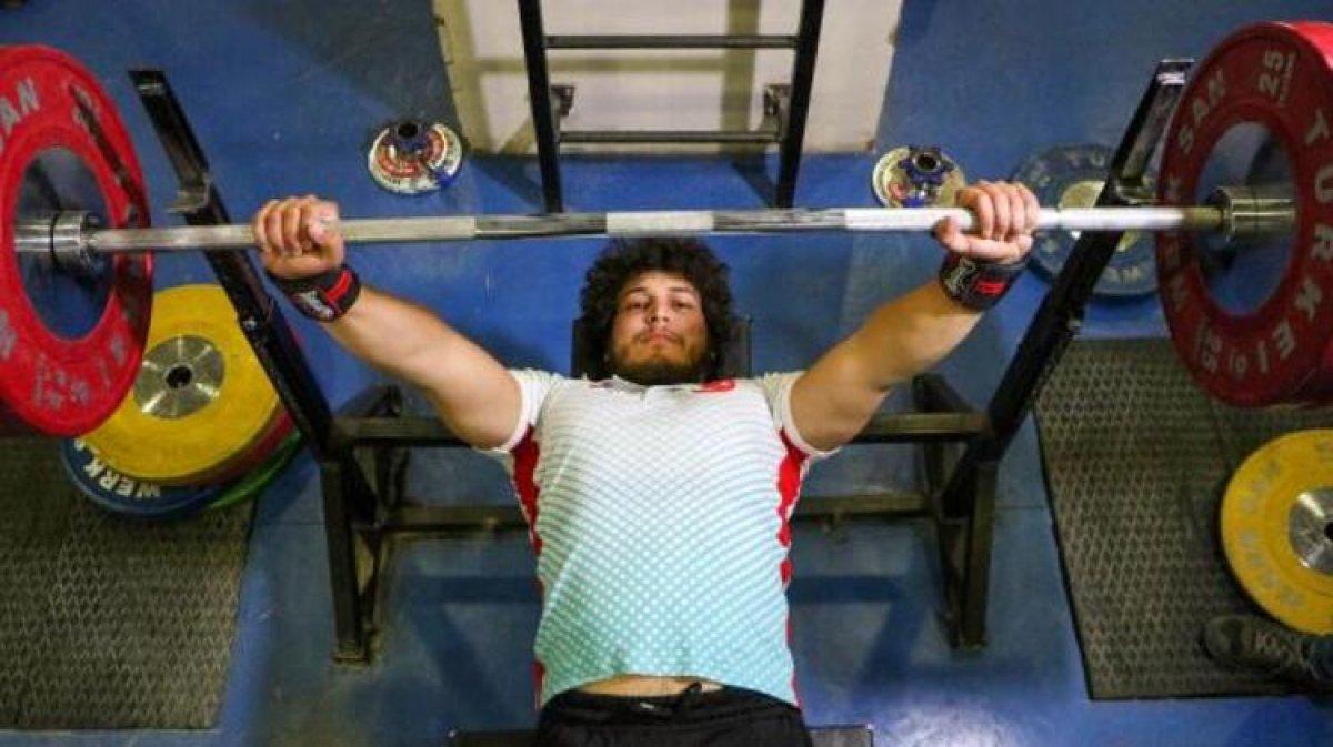 Antalya'da bir daha yürüyemezsin denilen genç, Halter'de Türkiye 2'ncisi oldu