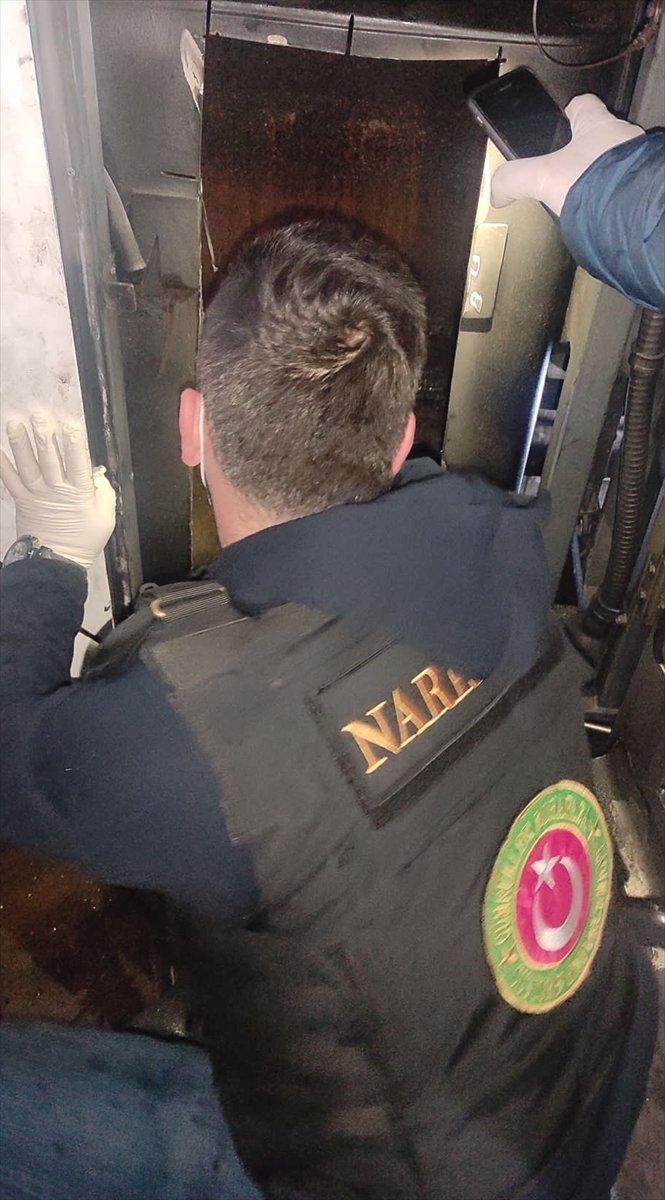 Ağrı'da yolcu otobüsünden 345 kilogram sıvı metamfetamin çıktı