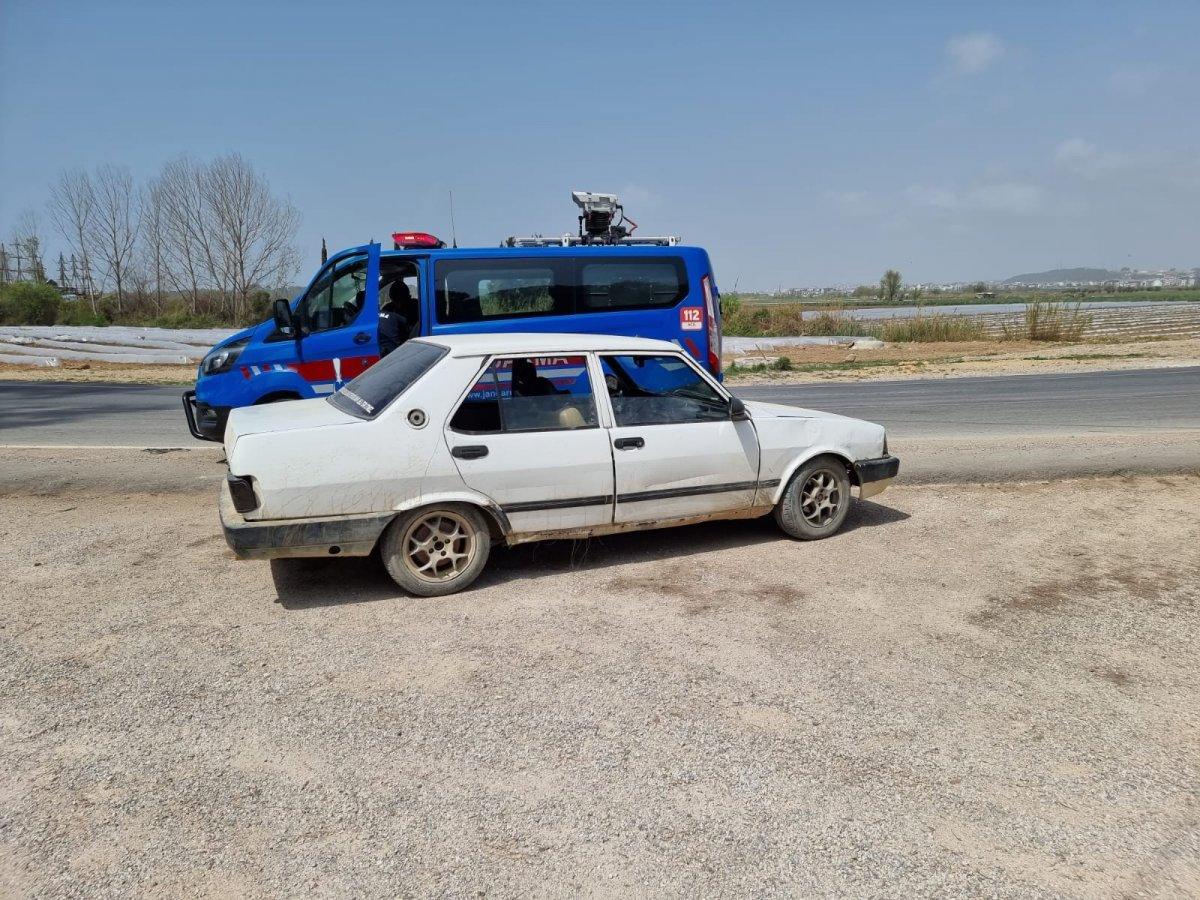 Antalya'da imam nikahlı eşinin kaldığı evi kurşunladı