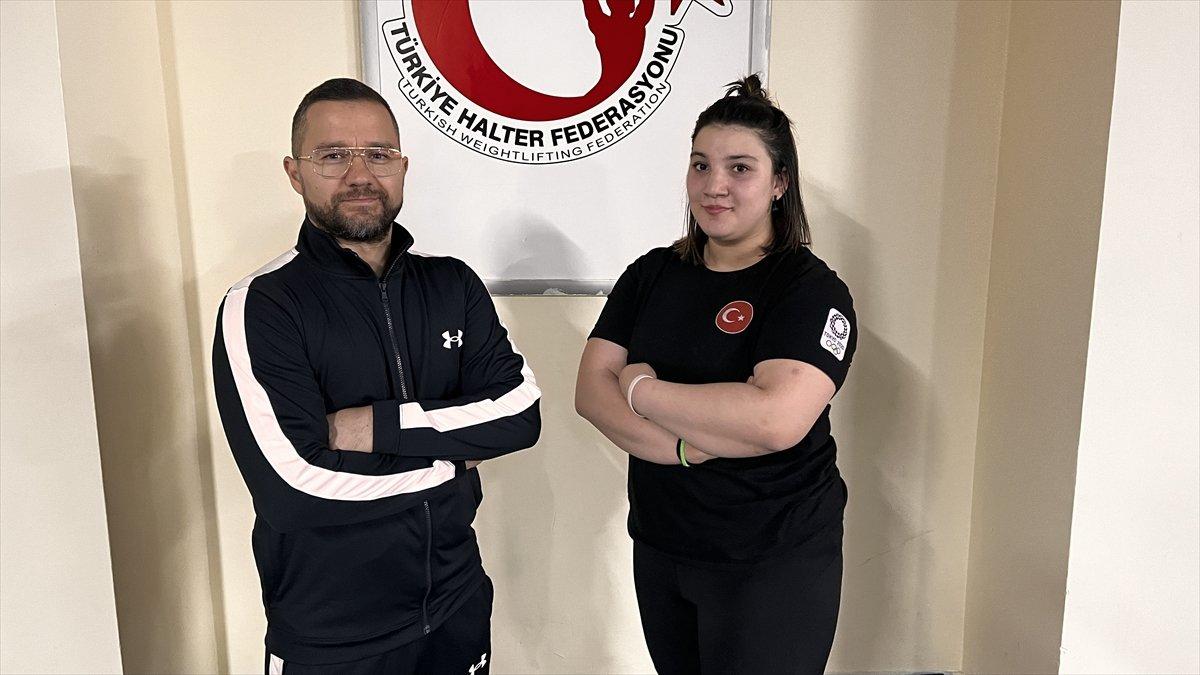 Milli Halterci Fatmagül Çevik, 6 ay sonra dünya şampiyonu oldu