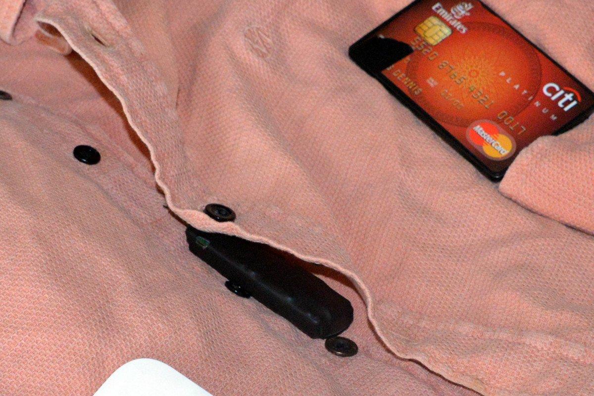 Kahramanmaraş’ta ehliyet sınavındaki kopyacılar, düzenekleri ile yakalandı