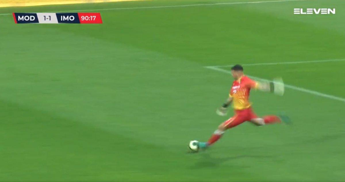 Kaleciden son saniyede kaleden kaleye gol