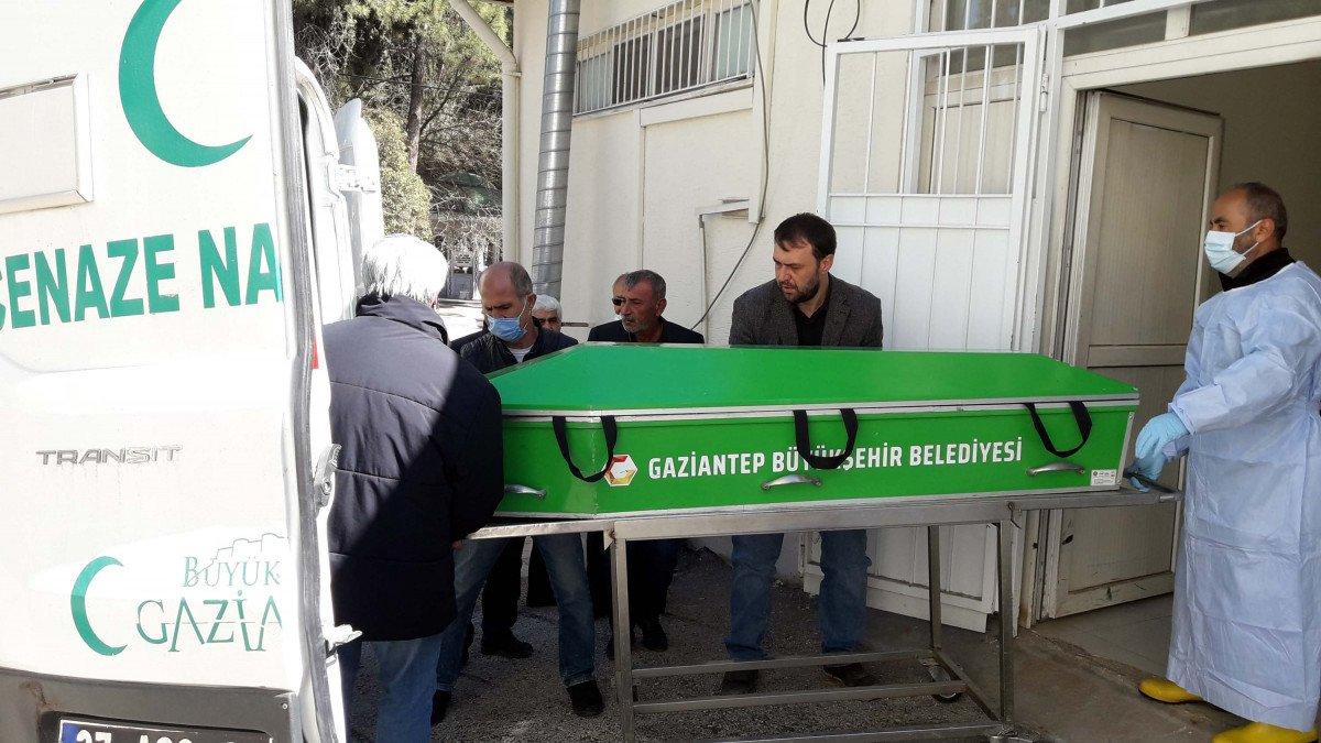 Gaziantep'te ehliyetsiz sürücü liseli kızlara çarptı: 1 ölü, 1 yaralı