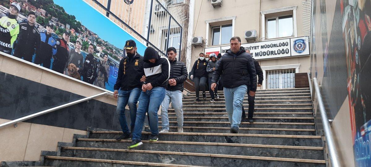 İstanbul'da turistlerin çantalarını çalanlar yakalandı