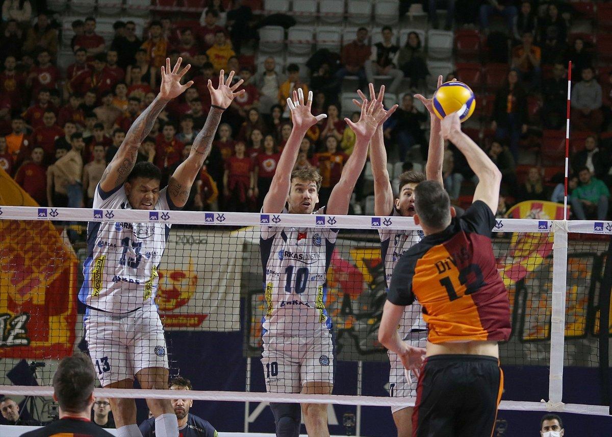 Kupa Voley'de Galatasaray'ı yenen Arkas Spor şampiyon