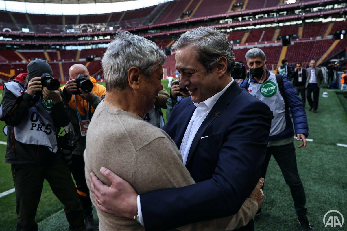 Lucescu'dan: Umarım barış bir an evvel gelir