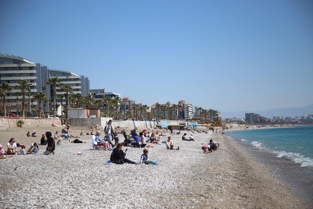 Antalya'da yaz sezonu geliyor: Hava sıcaklığı 20 derece