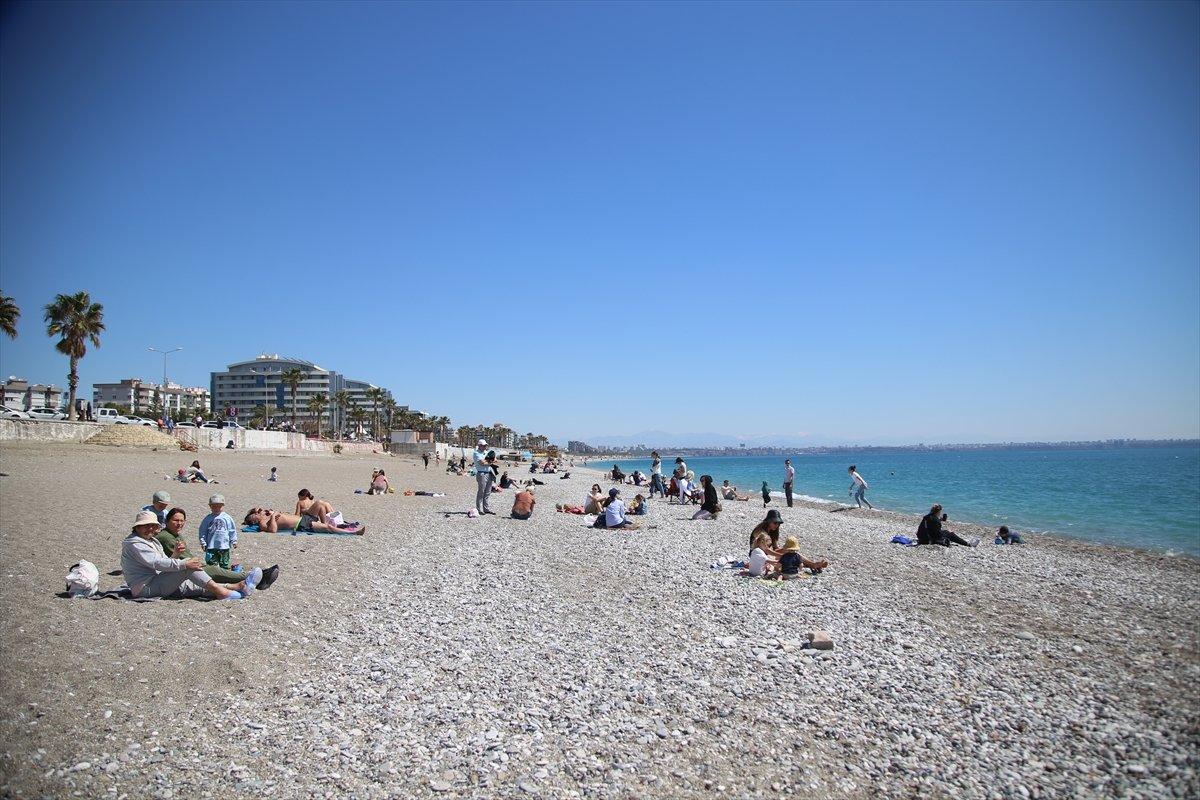 Antalya'da yaz sezonu geliyor: Hava sıcaklığı 20 derece