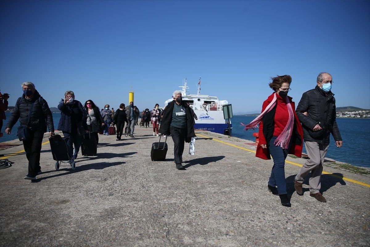İlk turist kafilesi, Midilli'den Ayvalık'a geldi