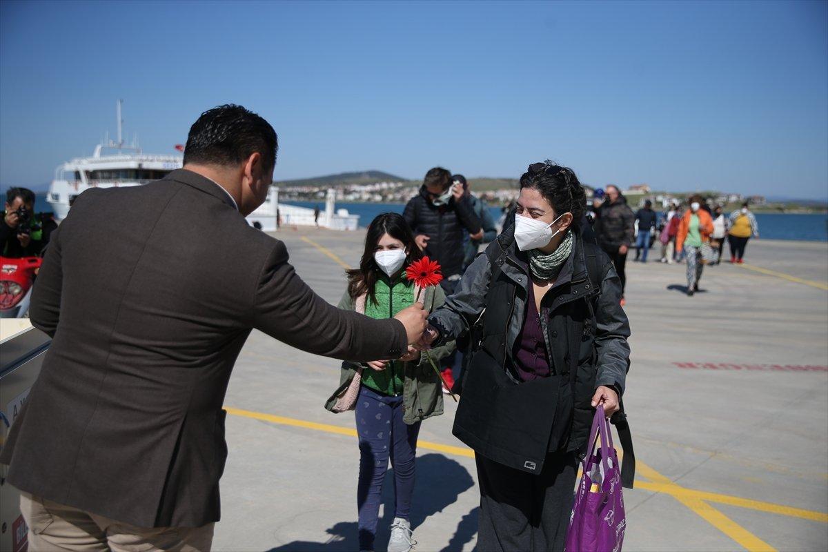 İlk turist kafilesi, Midilli'den Ayvalık'a geldi