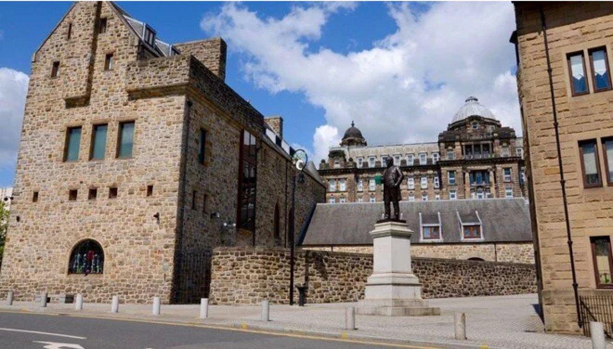 İskoçya müzesi Nijerya'ya ait 125 yıllık bronz heykelleri iade edecek