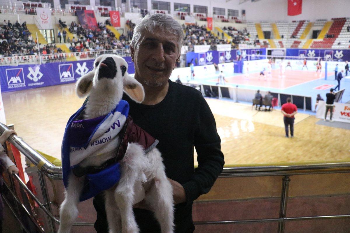 Kupa Voley finalini kuzusuyla birlikte izledi