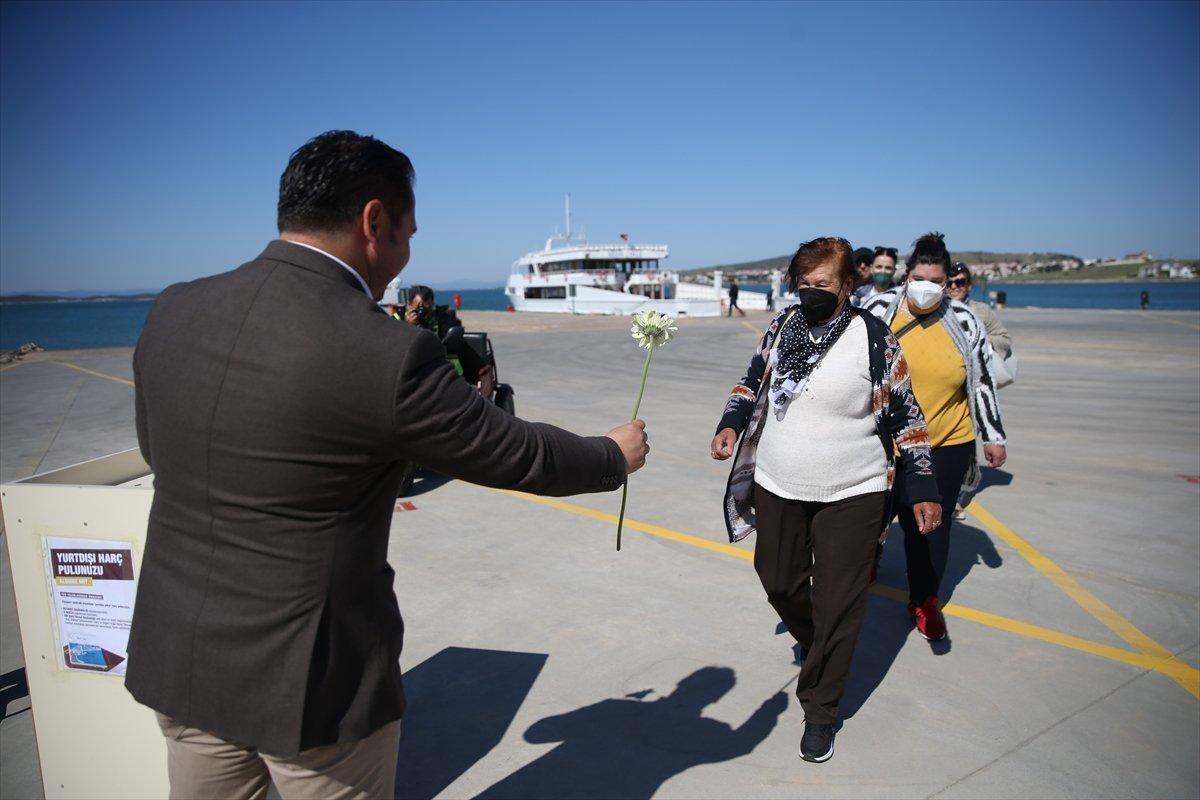 İlk turist kafilesi, Midilli'den Ayvalık'a geldi