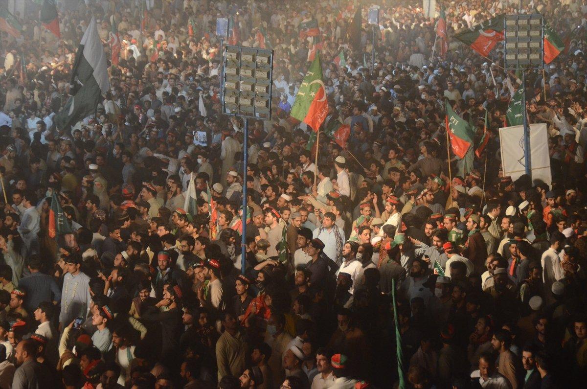 Pakistan'ın eski Başbakanı Han, erken seçim çağrısı yaptı