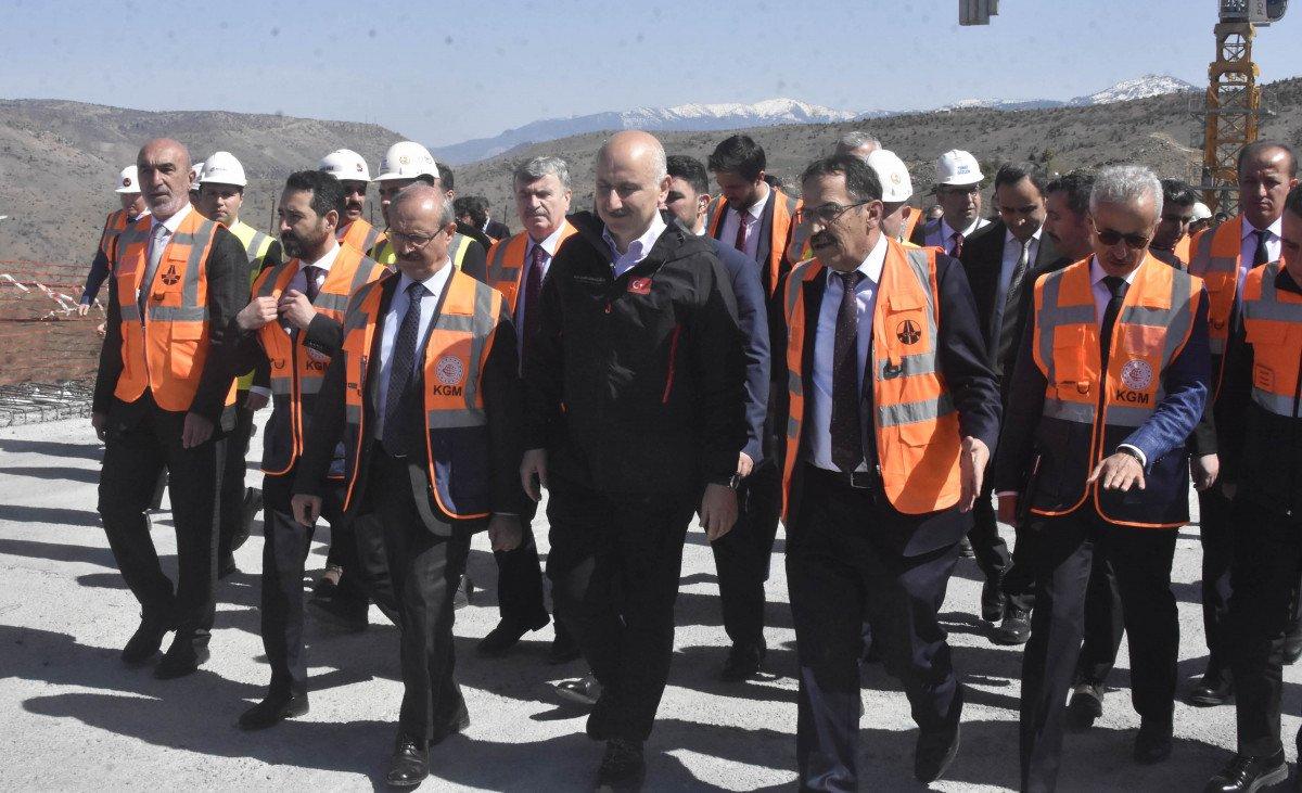 Adil Karaismailoğlu: Akdeniz ile İç Anadolu’yu birbirine bağlıyoruz