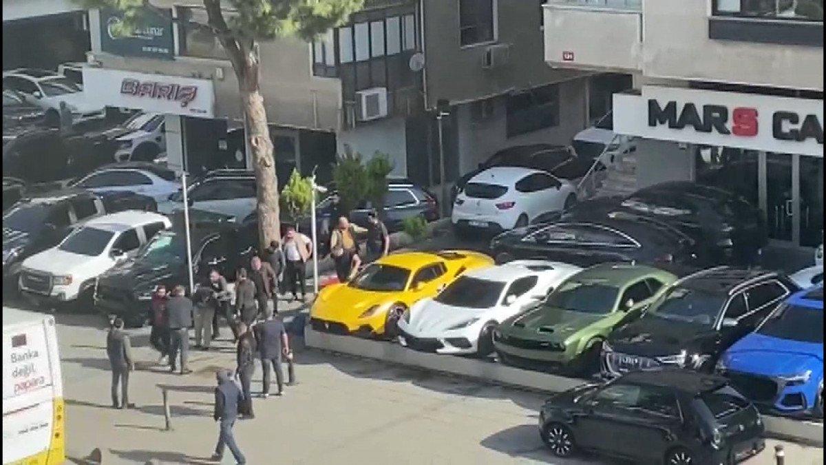 Kadıköy'de nakliyeciler ile galericilerin kavgası