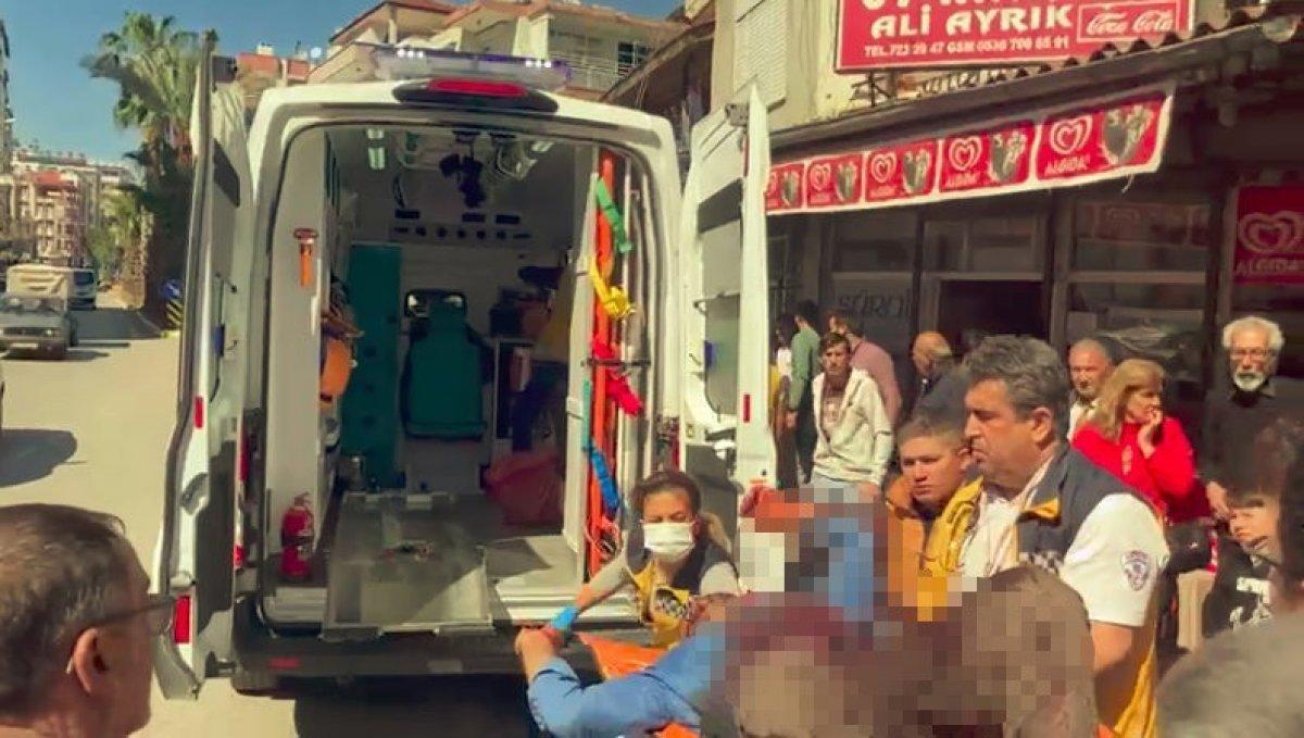 Antalya'da pompalı tüfekli saldırı anı kamerada