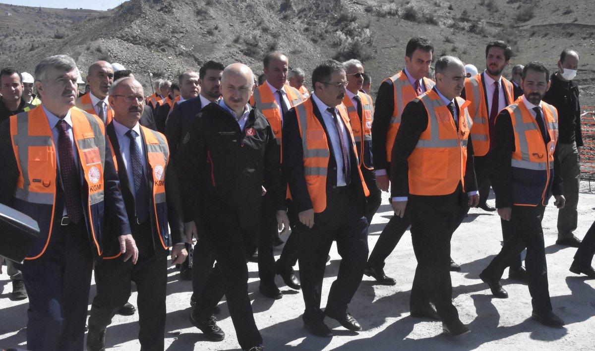 Adil Karaismailoğlu: Akdeniz ile İç Anadolu’yu birbirine bağlıyoruz