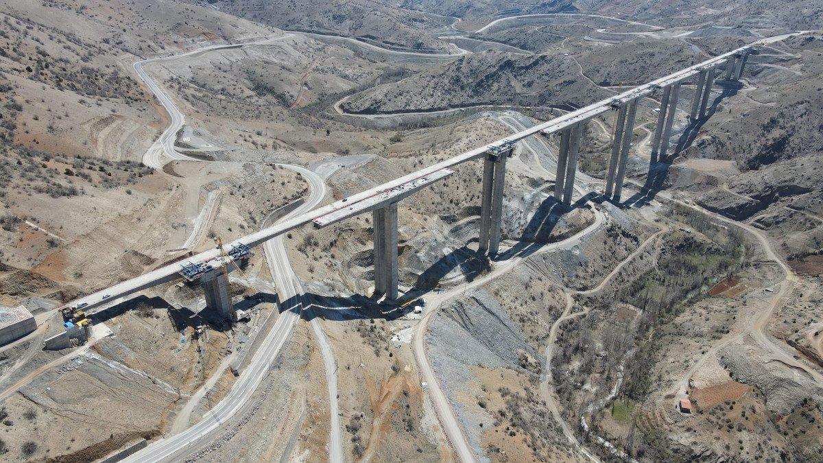 Adil Karaismailoğlu: Akdeniz ile İç Anadolu’yu birbirine bağlıyoruz