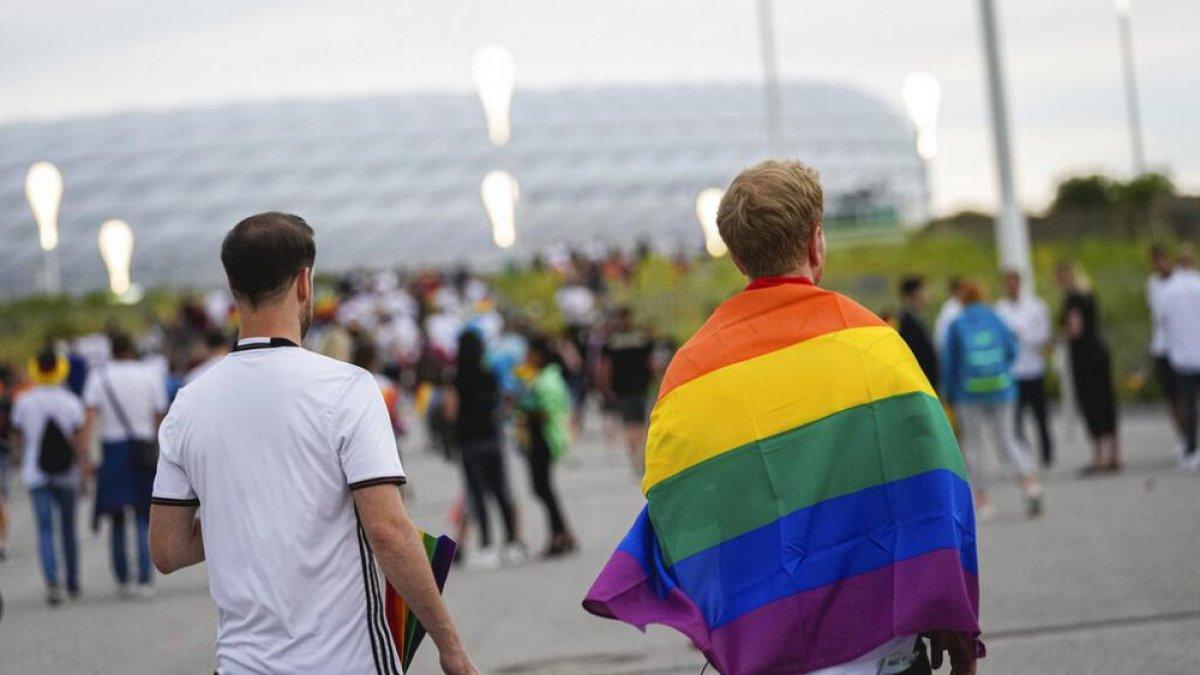 Dünya Kupası'nda LGBT bayraklarına izin yok