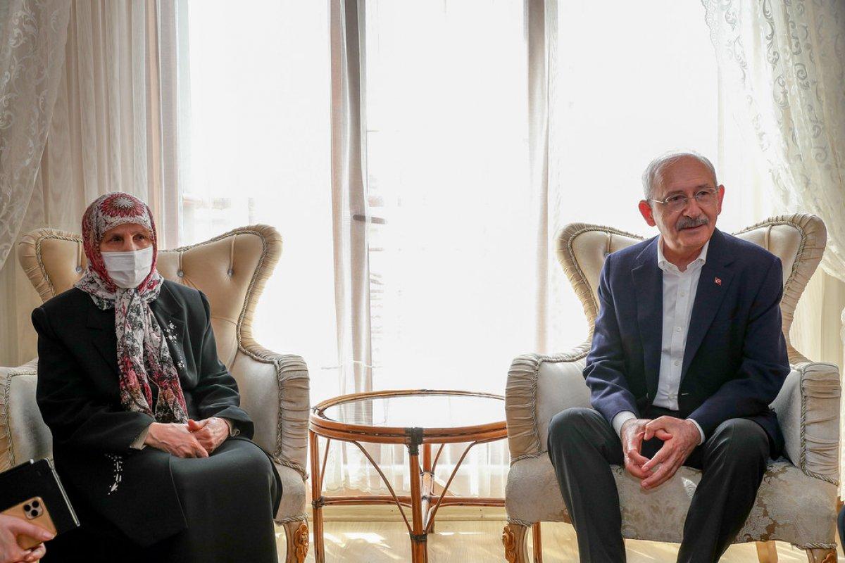 Kemal Kılıçdaroğlu'ndan Zekeriya Beyaz'ın ailesine taziye ziyareti