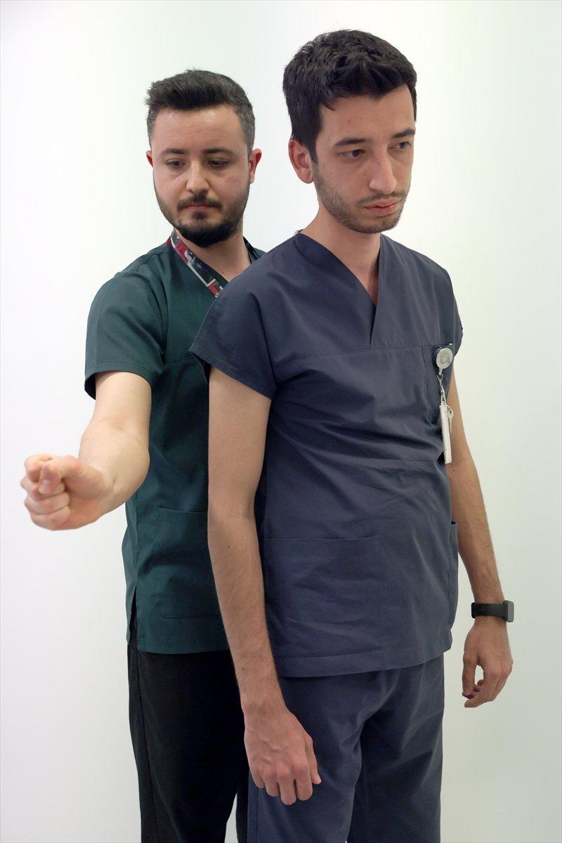 Toplu alanlara Heimlich manevrası afişi önerisi