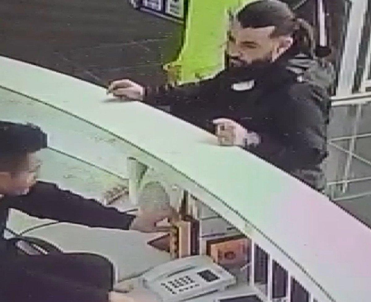 İstanbul'da satışa çıkarılan ürünleri sahte dolarla alan çete