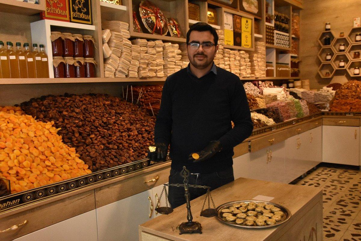 Malatya’da altın kayısının tanesi 200 liradan satışa çıktı